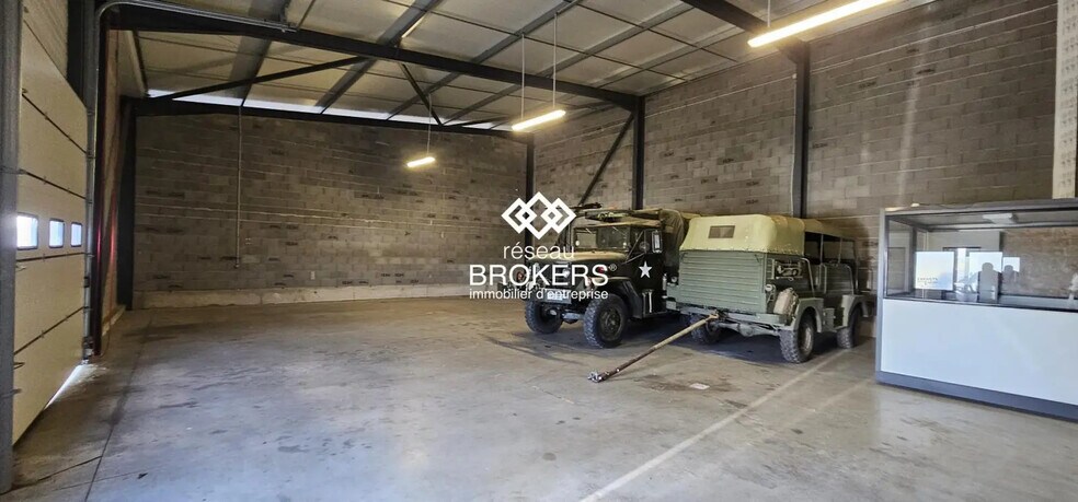 Industrial in Riom for lease - Interior Photo - Image 2 of 4