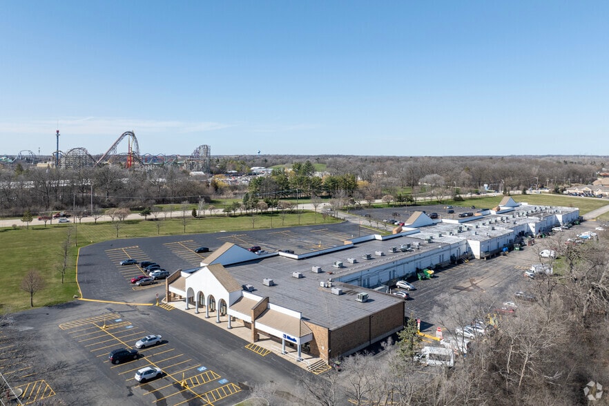 401 N Riverside Dr, Gurnee, IL for lease - Aerial - Image 2 of 23