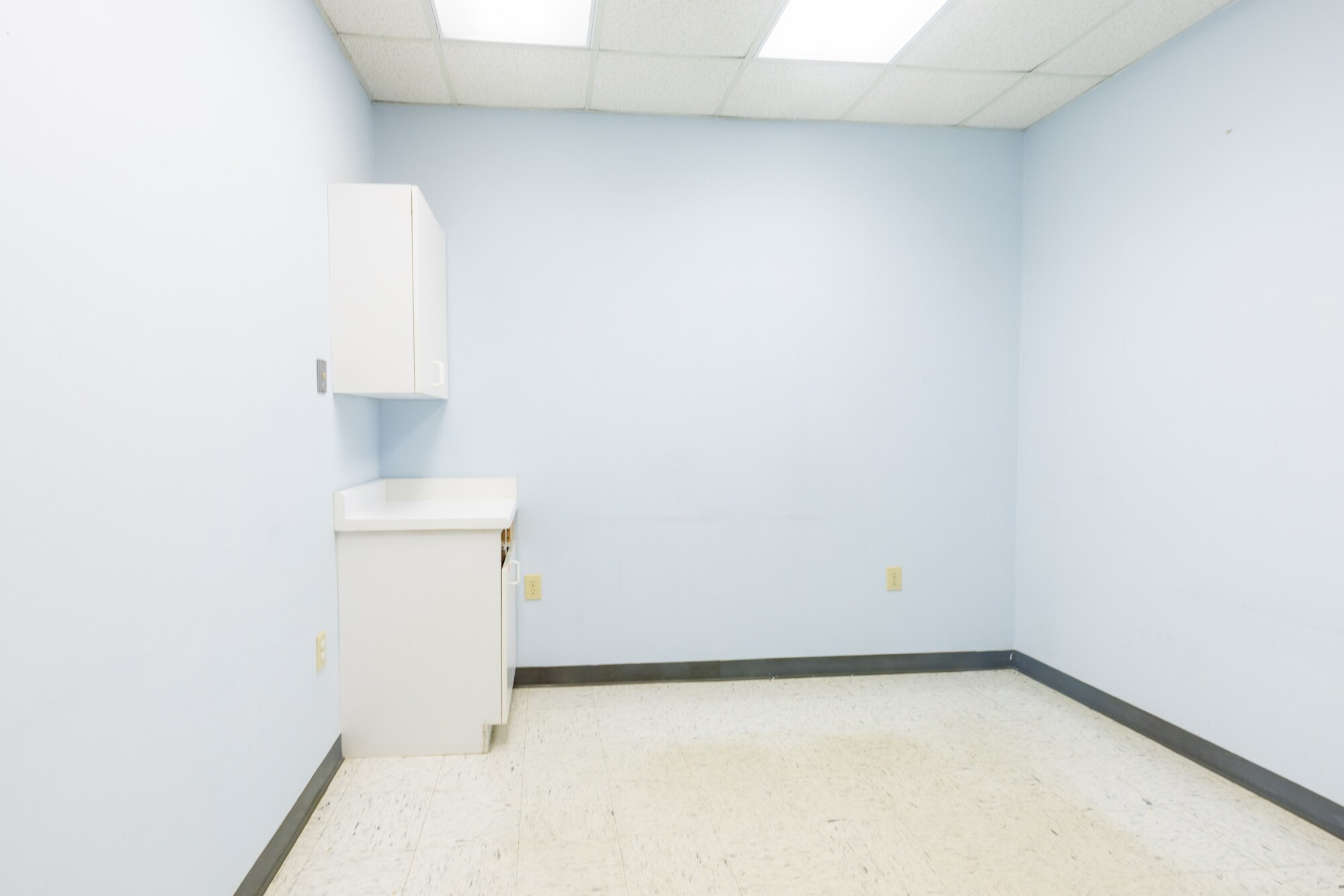 Suite J Interior Photo 10