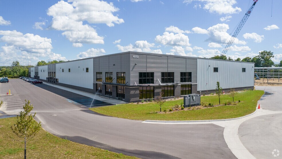 6172 Valduga Dr SW, Byron Center, MI for sale - Primary Photo - Image 1 of 1