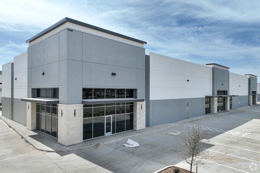 12224 Trinity Blvd, Fort Worth, TX for lease - Primary Photo - Image 3 of 3