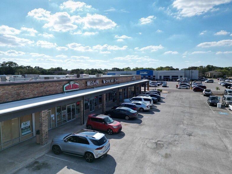 9700-9730 Hillcroft Ave, Houston, TX for lease - Building Photo - Image 2 of 5