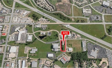 Southwest Expy Dr & N Juniper Ave, Broken Arrow, OK - Aerial map view