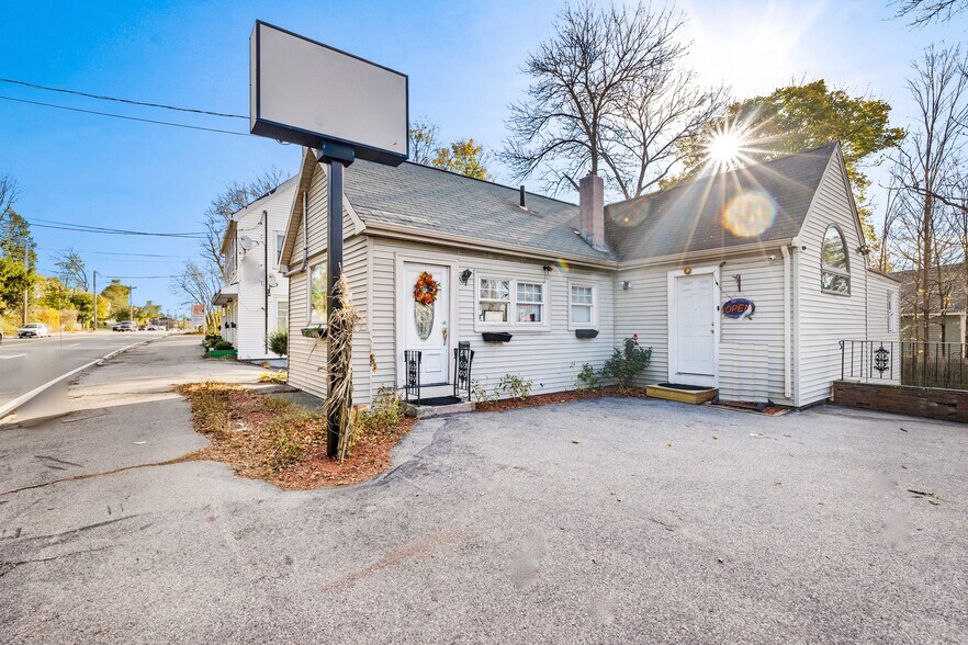 461 Bridge St, Weymouth, MA 02191