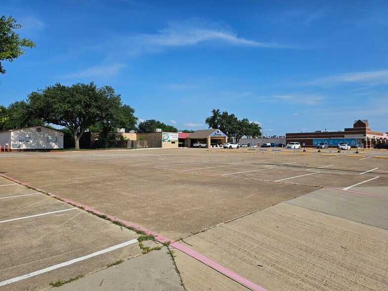 3114 Old Denton Rd, Carrollton, TX for sale - Building Photo - Image 2 of 40