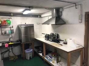 Retail in Barcelona, Barcelona for lease Interior Photo- Image 1 of 1