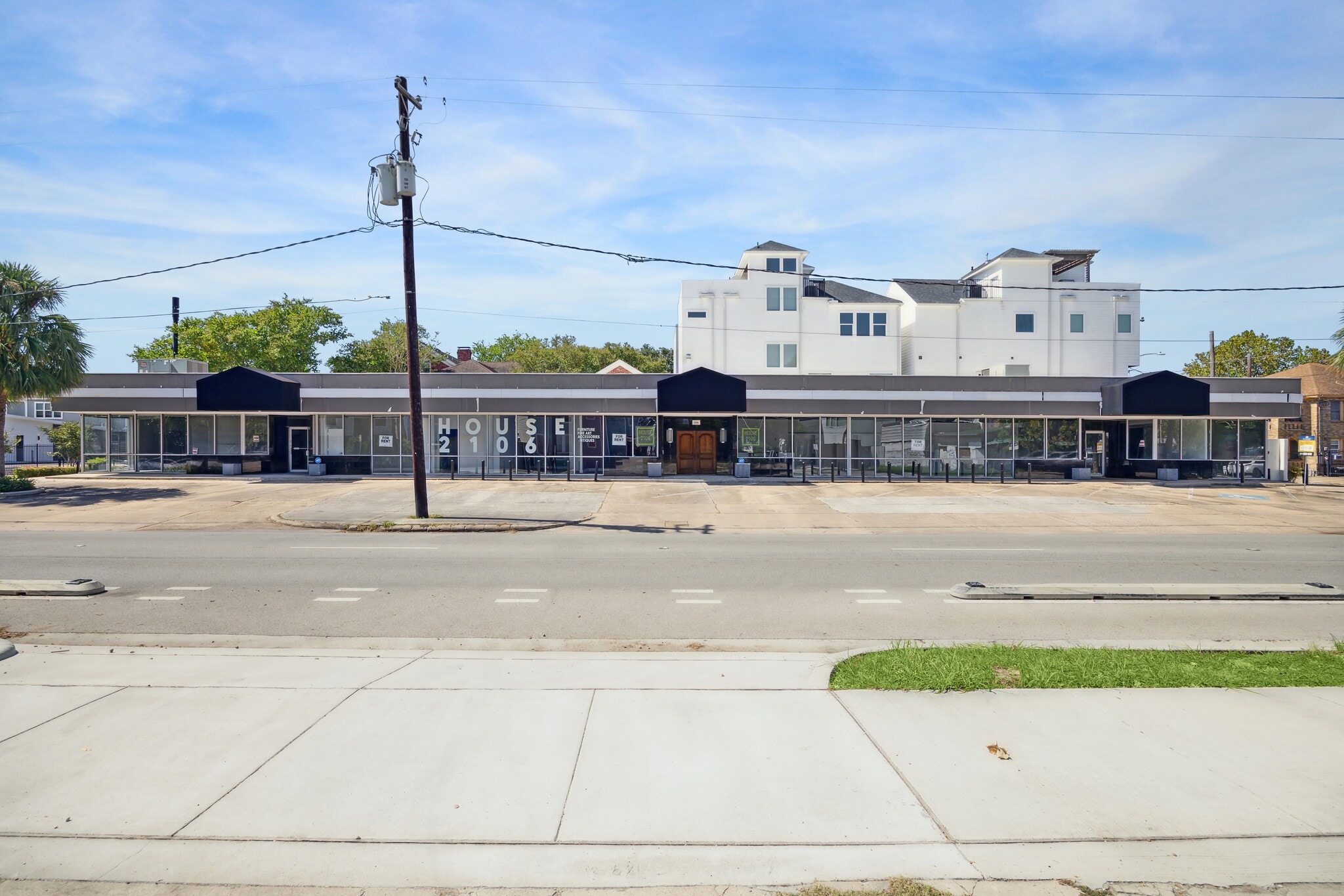 2100 Waugh Dr, Houston, TX for lease Building Photo- Image 1 of 19