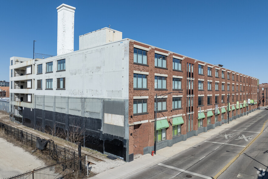 1030-1060 W North Ave, Chicago, IL for lease - Building Photo - Image 2 of 6