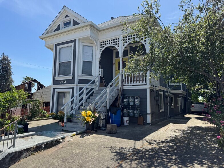 2151 E 24th St, Oakland, CA for sale - Building Photo - Image 3 of 11