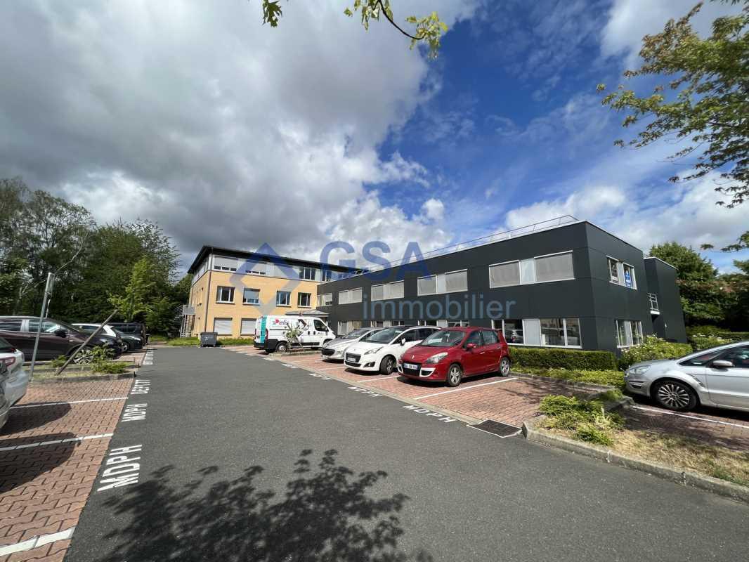 Office in Savigny-le-Temple for lease Building Photo- Image 1 of 6