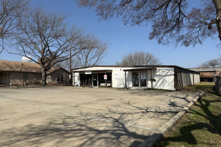 203 E Worth St, Grapevine, TX for sale - Building Photo - Image 1 of 1