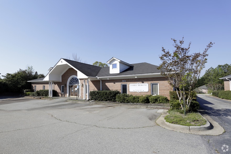 860 Collins Hill Rd, Lawrenceville, GA for sale - Primary Photo - Image 1 of 4