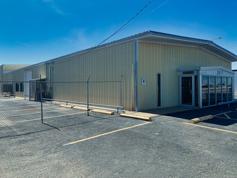 2817 W Industrial Ave, Midland, TX for lease - Building Photo - Image 2 of 18