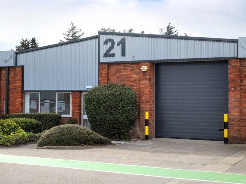 The Vale, London for lease - Building Photo - Image 1 of 6