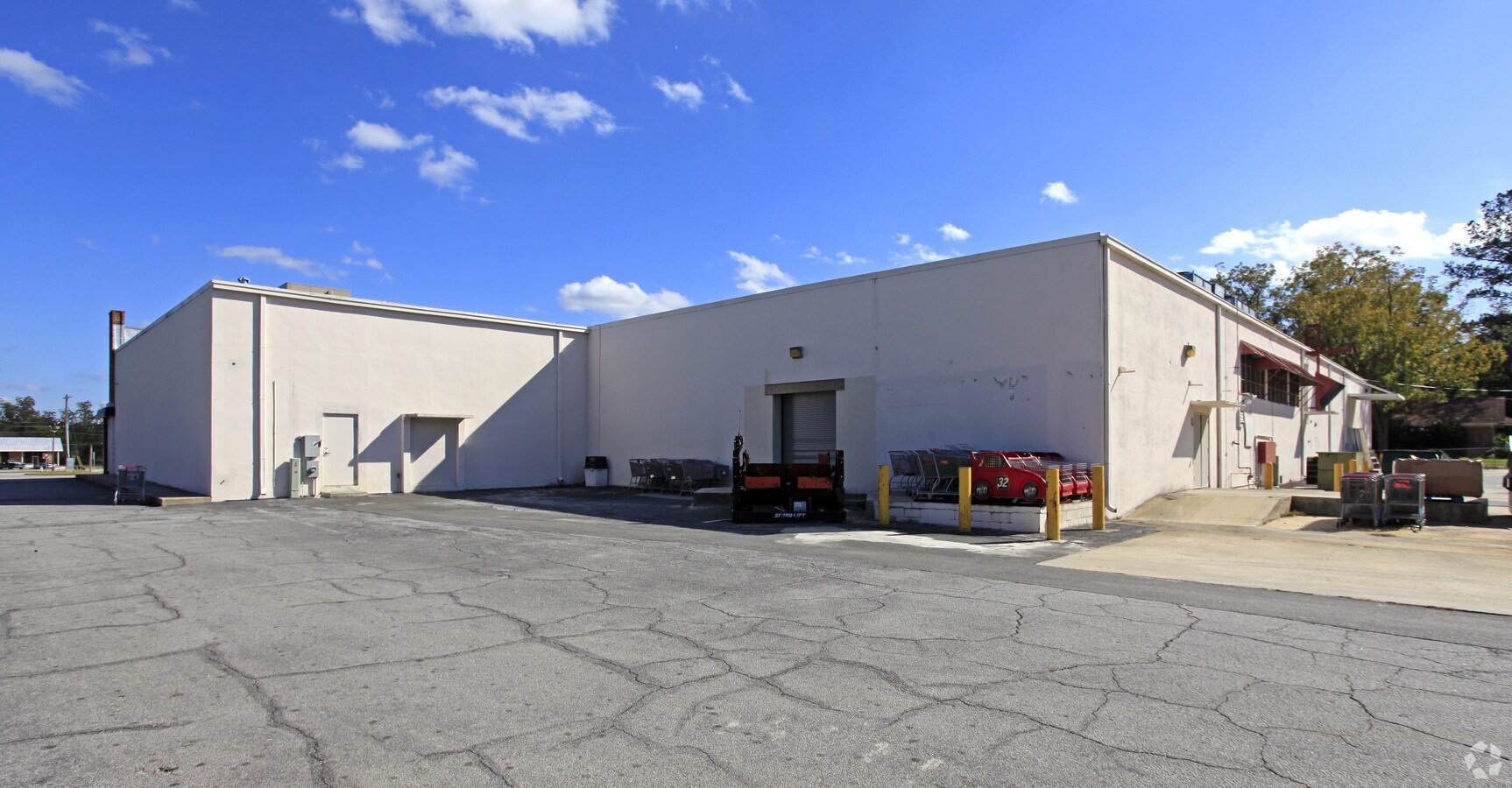 806810 Madison Hwy, Valdosta, GA 31601 Brats Plaza