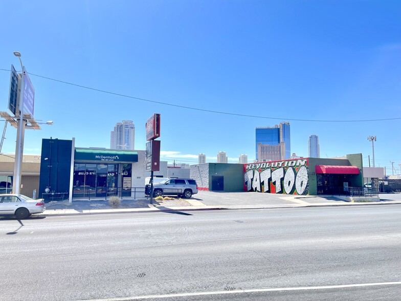 2121 Western Ave, Las Vegas, NV for lease - Primary Photo - Image 1 of 13