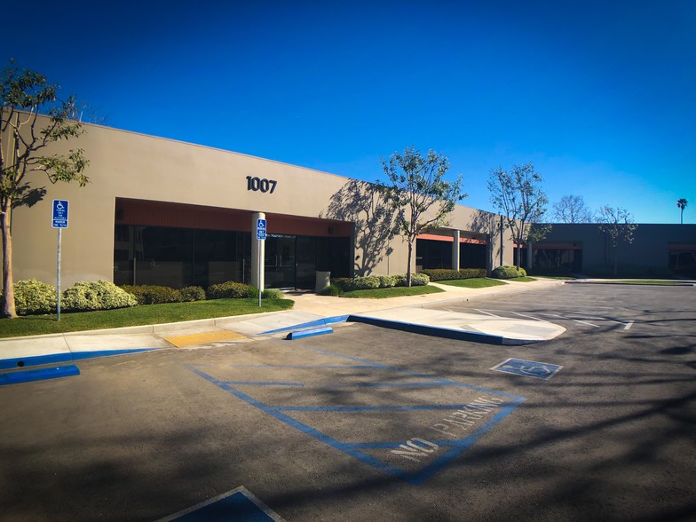 1001-1007 E Cooley Dr, Colton, CA for lease - Building Photo - Image 1 of 11