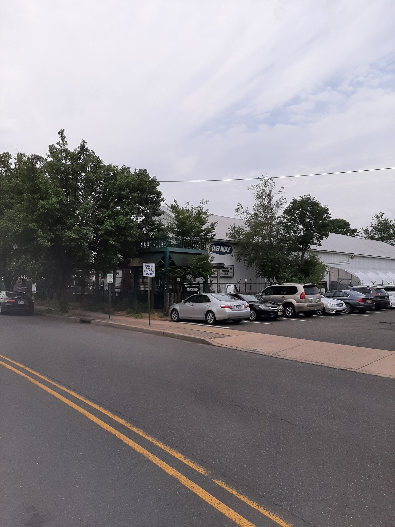 77 Thompson St, Raritan, NJ 08869 Agway