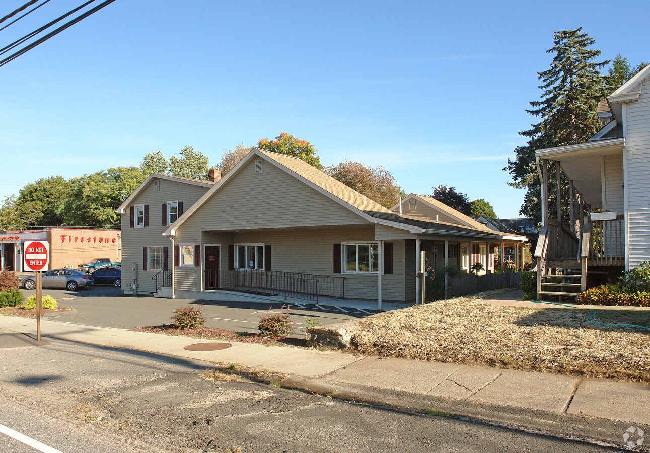 4 Morris Ave, Bristol, CT 06010