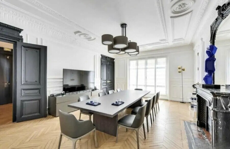 Office in Paris for lease - Interior Photo - Image 3 of 7