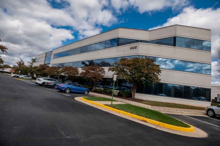 4100 Lafayette Center Dr, Chantilly, VA for lease - Building Photo - Image 1 of 24