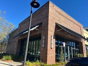 W Ashley Cir, Charleston, SC for lease Building Photo- Image 1 of 5