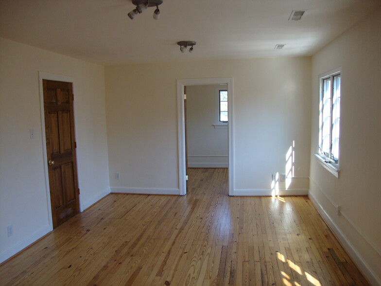 108 W Washington St, Middleburg, VA for lease - Interior Photo - Image 2 of 7