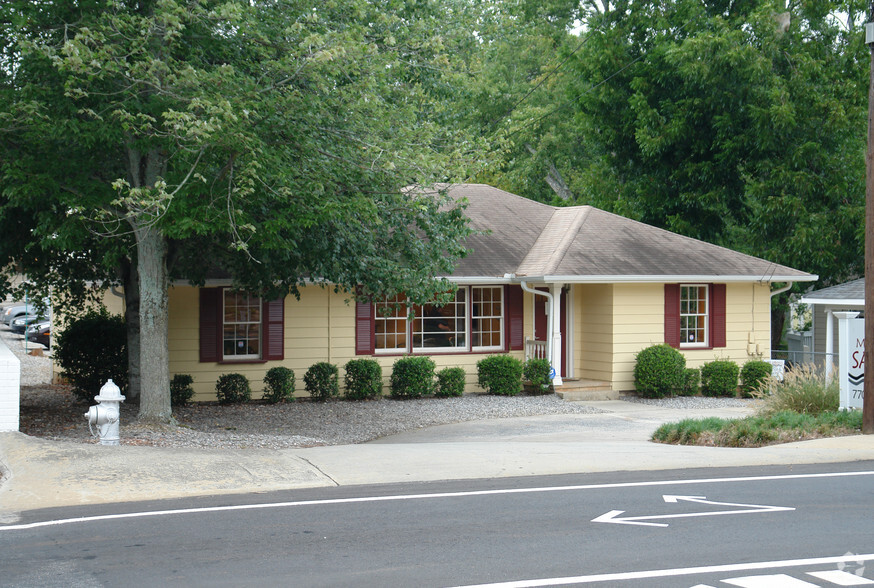 1216 Canton St, Roswell, GA for sale - Primary Photo - Image 1 of 1