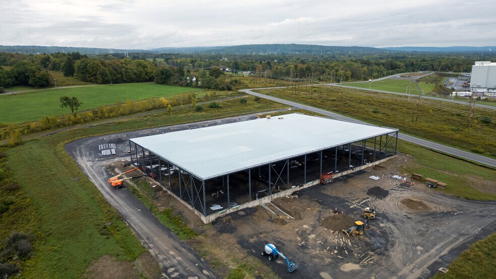 2049 Wafer Loop Rd, Marcy, NY for sale - Building Photo - Image 1 of 1