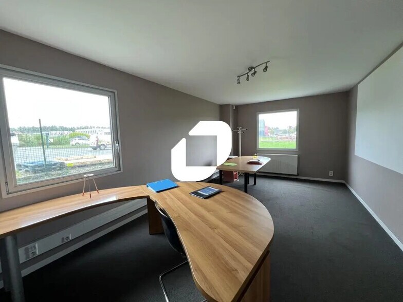 Office in Hallennes-lez-Haubourdin for lease - Interior Photo - Image 3 of 9