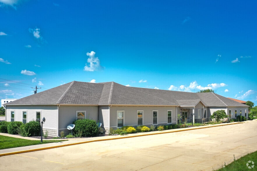 300320 Lerna Rd S, Mattoon, IL 61938