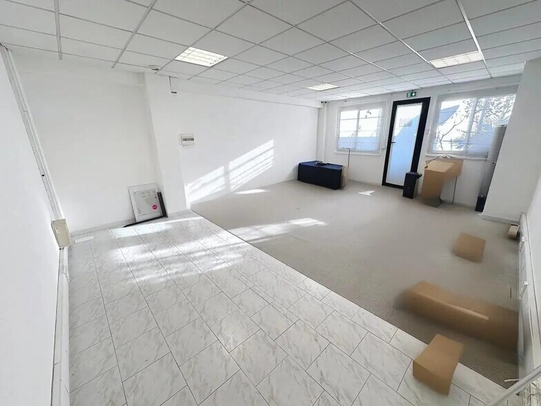 Office in Mougins for sale - Building Photo - Image 2 of 7