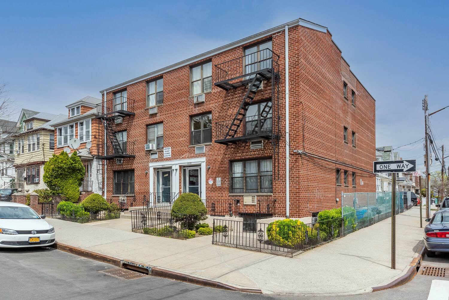 5317-5319 92nd St, Elmhurst, NY for sale Primary Photo- Image 1 of 1