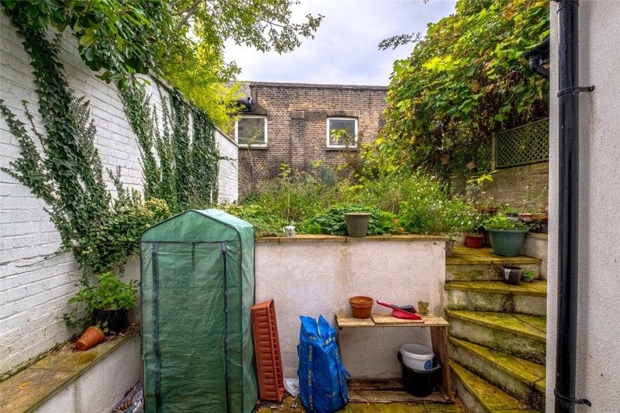 176 Blackstock Rd, London for sale - Building Photo - Image 1 of 1