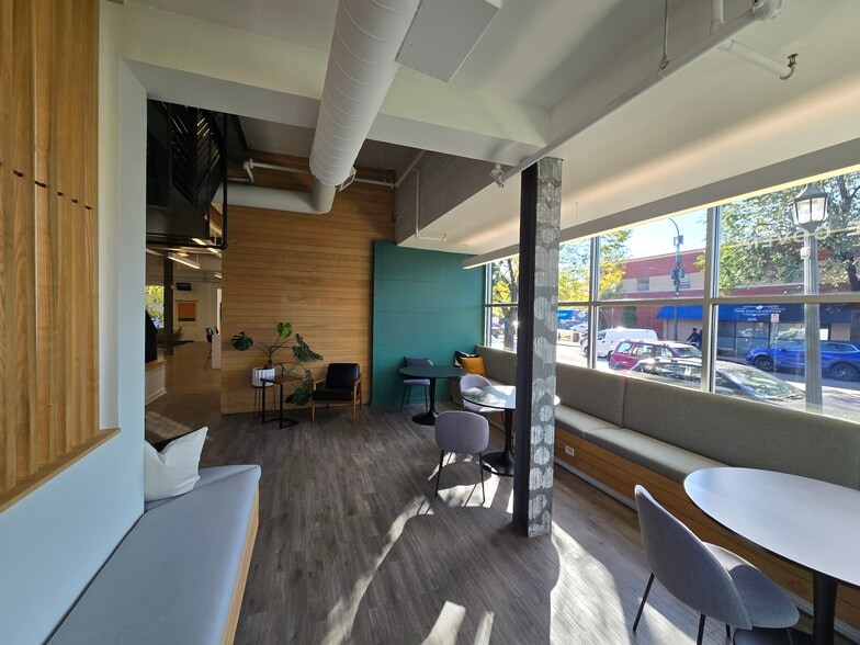 2429 Nicollet Ave, Minneapolis, MN for sale - Building Photo - Image 2 of 27