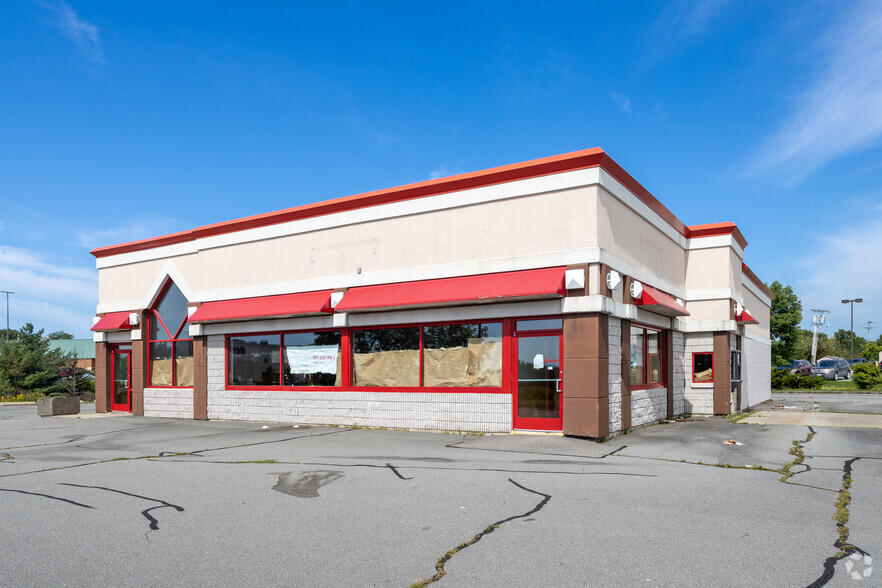 57 Bangor Mall Blvd, Bangor, ME for lease - Primary Photo - Image 1 of 5