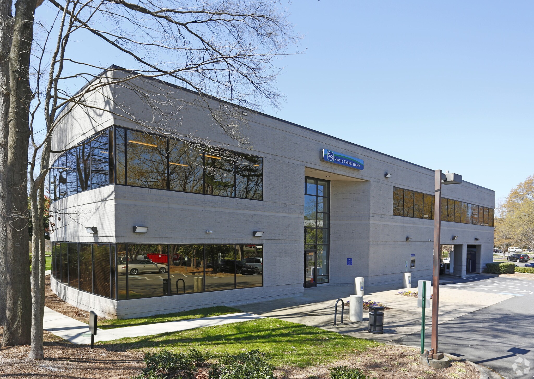 5605 77 Center Dr, Charlotte, NC for lease Building Photo- Image 1 of 7