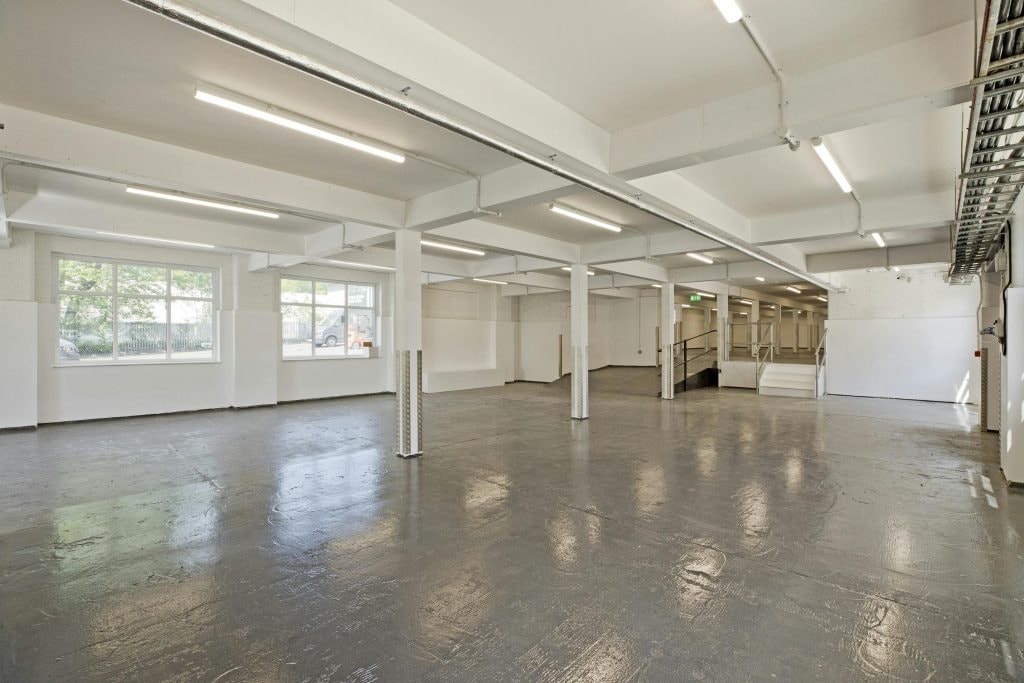 Burley Hill Trading Est, Leeds for lease Interior Photo- Image 1 of 6