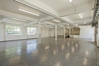 Burley Hill Trading Est, Leeds for lease Interior Photo- Image 1 of 6