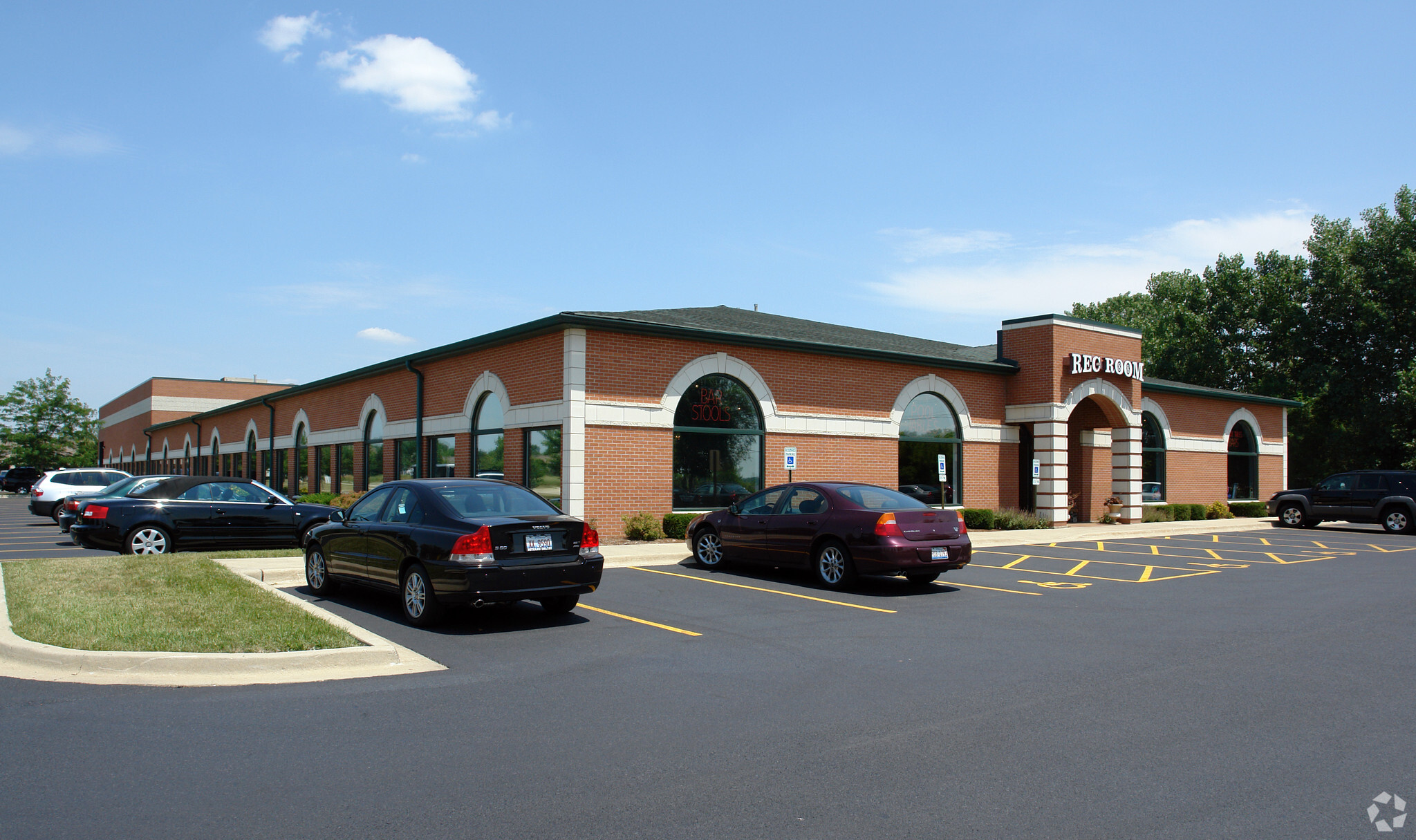 1600 E Algonquin Rd, Algonquin, IL for sale Primary Photo- Image 1 of 1