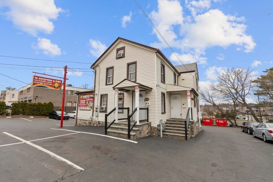 61 Cedar St, Norwalk, CT for sale - Primary Photo - Image 1 of 30
