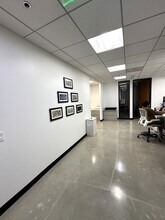 6420 Wilshire Blvd, Los Angeles, CA for lease Interior Photo- Image 2 of 7