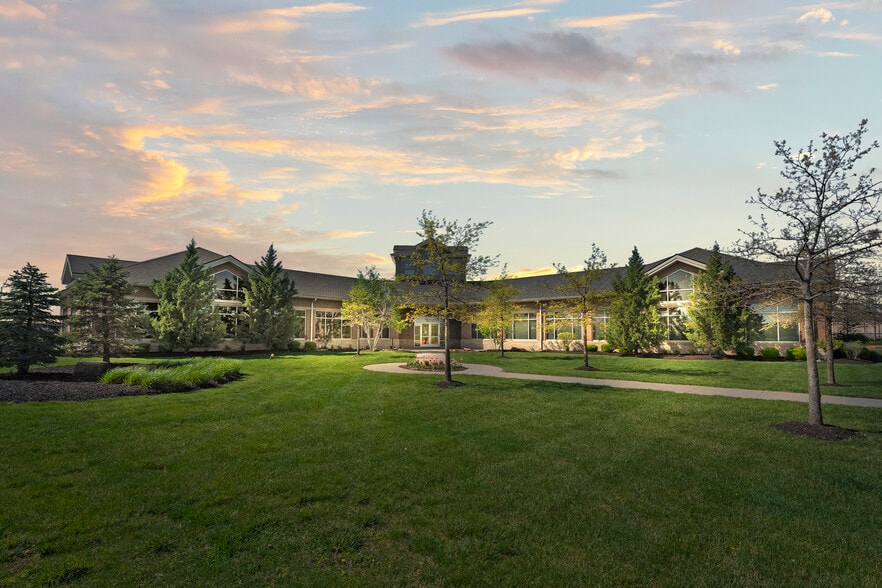 5015 NW Canal St, Riverside, MO for lease - Building Photo - Image 1 of 10