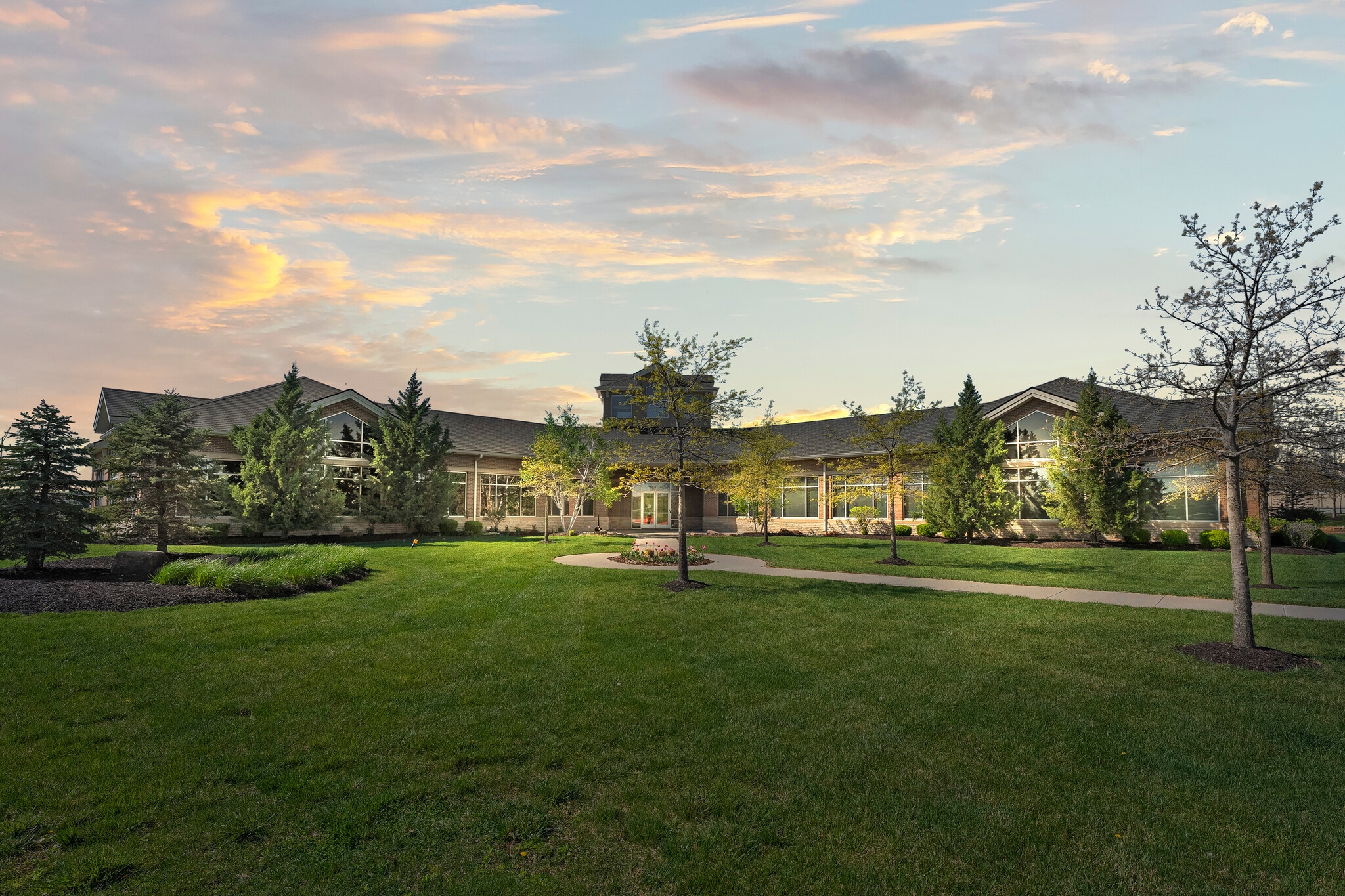 5015 NW Canal St, Riverside, MO for lease Building Photo- Image 1 of 11