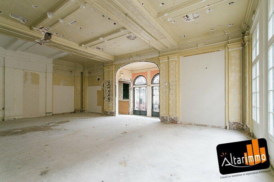 Retail in Chartres for lease - Interior Photo - Image 3 of 19