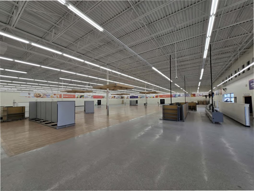 4208 E Blue Grass Rd, Mount Pleasant, MI for lease Interior Photo- Image 1 of 3