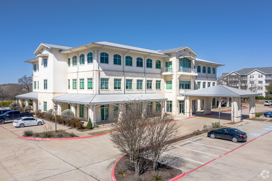 2800 Shoreline Dr, Denton, TX for lease - Building Photo - Image 1 of 13