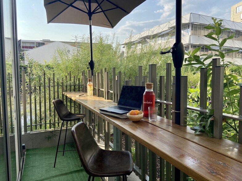 Office in Bordeaux for lease - Building Photo - Image 1 of 10