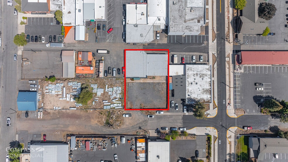 164 NE Irving Ave, Bend, OR for lease - Building Photo - Image 2 of 12