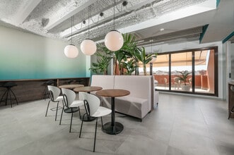 Avenida de la República Argentina, 25, Sevilla, Sevilla for lease Interior Photo- Image 1 of 7